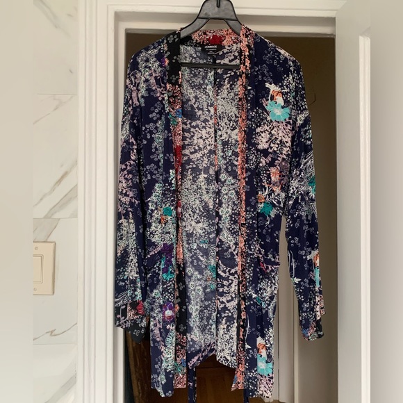 Hommage - Belted Floral Kimono - size small - worn once - Picture 7 of 7